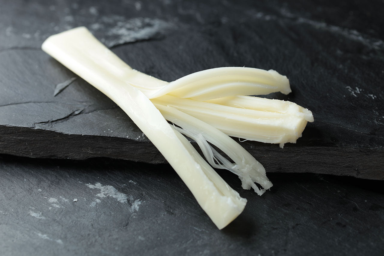商品番号013：モッツァレラチーズ(100g)３個・プロヴォローネチーズ(200g)２個・さけるチーズ（2本入り）３個セット
